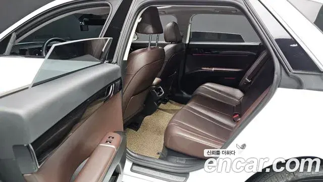 Hyundai Grandeur Hybrid 2023 — ფოტო 16/20