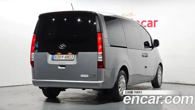 Hyundai Staria 2023 — Photo 3/20