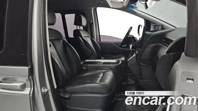 Hyundai Staria 2023 — Photo 10/20