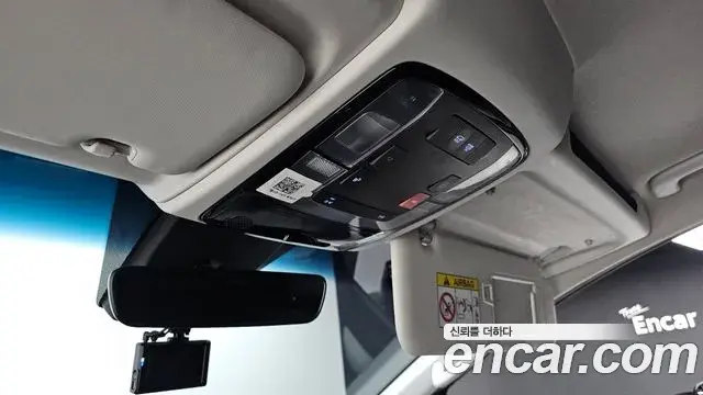 Hyundai Staria 2023 — Photo 2/20