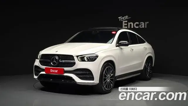 Mercedes-Benz GLE-Class 2022 — Photo 11/36