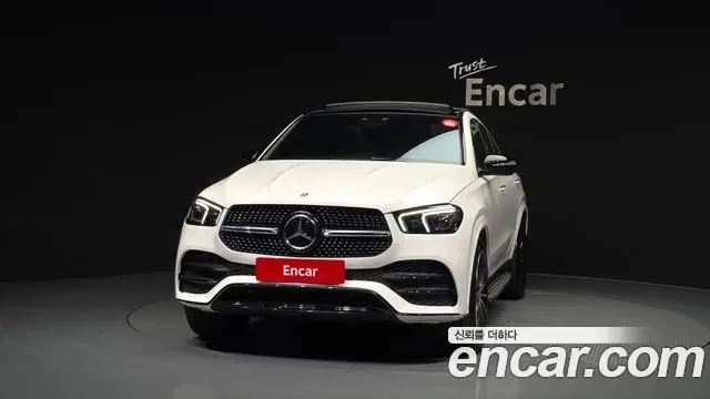 Mercedes-Benz GLE-Class 2022 — Photo 26/36