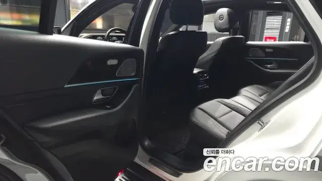 Mercedes-Benz GLE-Class 2022 — Photo 30/36