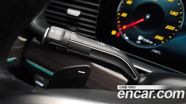 Mercedes-Benz GLE-Class 2022 — Photo 7/36