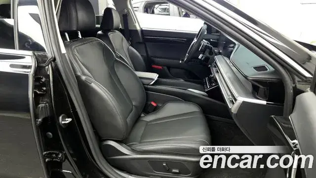 Hyundai Grandeur Hybrid 2023 — ფოტო 18/20