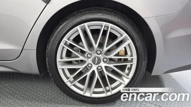 Genesis G70 2019 — ფოტო 31/34