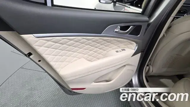 Genesis G70 2019 — ფოტო 16/34