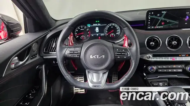 Kia Stinger 2023 — Фото 13/20