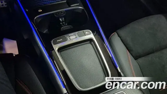 Mercedes-Benz GLB-Class 2025 — Şəkil 9/20