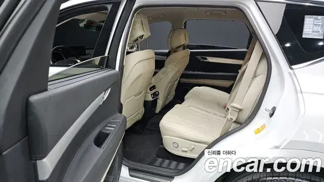 Genesis GV80 2022 — ფოტო 17/32