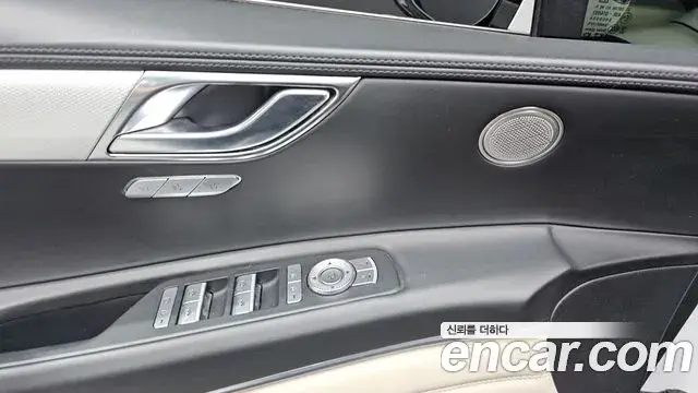 Genesis GV80 2022 — ფოტო 28/32