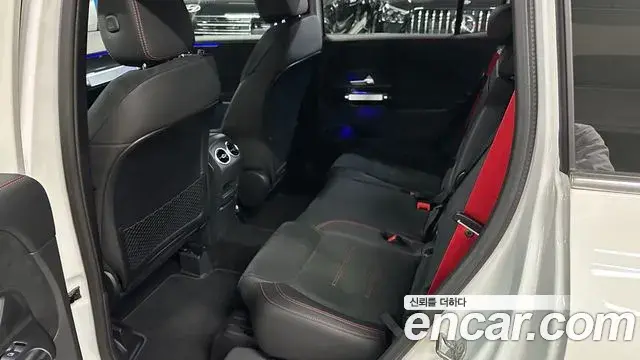 Mercedes-Benz GLB-Class 2025 — ფოტო 19/20