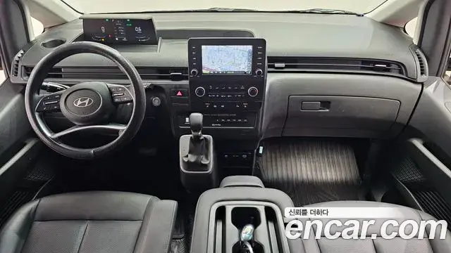 Hyundai Staria 2025 — ფოტო 4/33