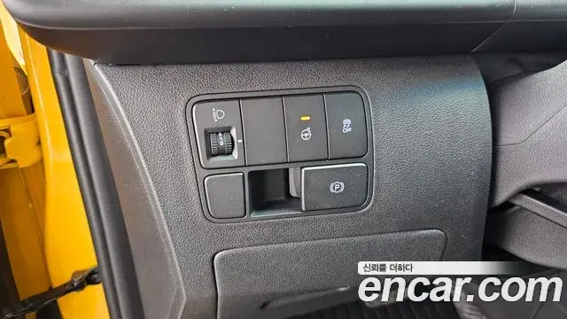 Hyundai Staria 2025 — ფოტო 23/33