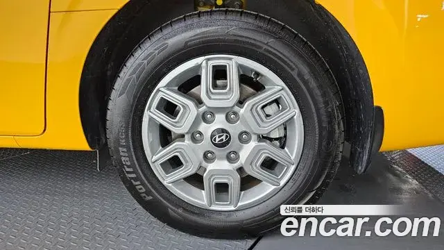 Hyundai Staria 2025 — ფოტო 25/33