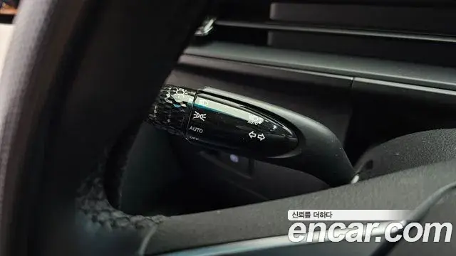 Hyundai Staria 2025 — ფოტო 21/33