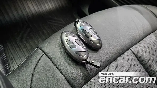 Hyundai Staria 2025 — ფოტო 17/33