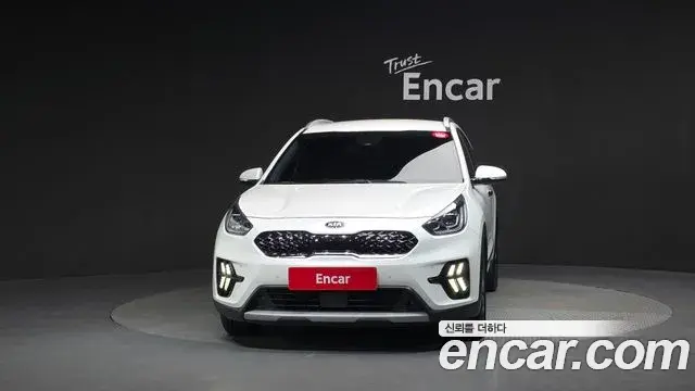 Kia Niro 2021 — ფოტო 13/30