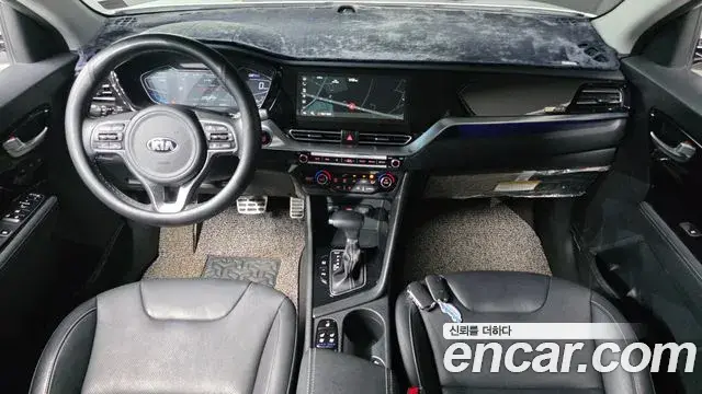 Kia Niro 2021 — ფოტო 17/30
