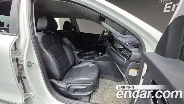 Kia Niro 2021 — ფოტო 3/30