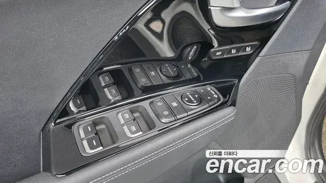 Kia Niro 2021 — ფოტო 14/30
