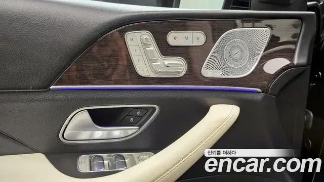 Mercedes-Benz GLE-Class 2021 — Şəkil 32/34