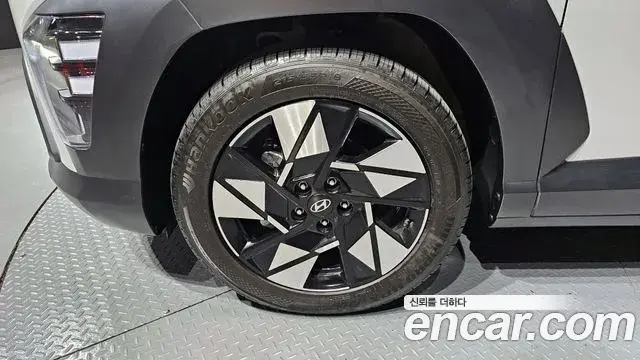Hyundai Kona Hybrid 2024 — ფოტო 14/20