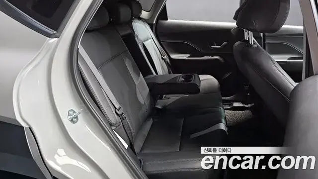 Hyundai Kona Hybrid 2024 — ფოტო 13/20