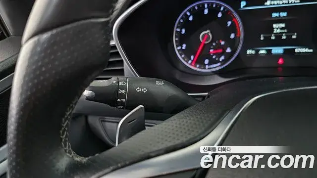 Genesis G70 2019 — Photo 8/37