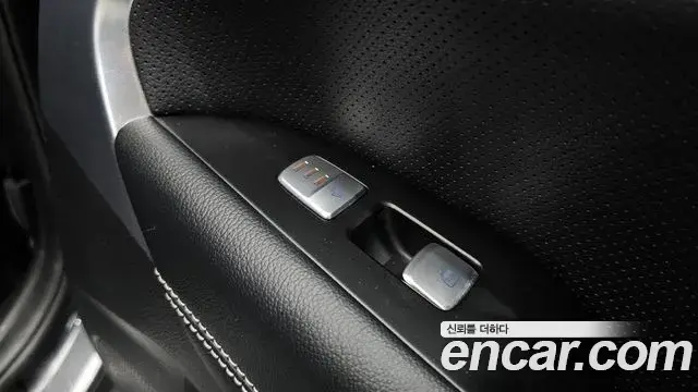 Genesis G70 2019 — Photo 7/37