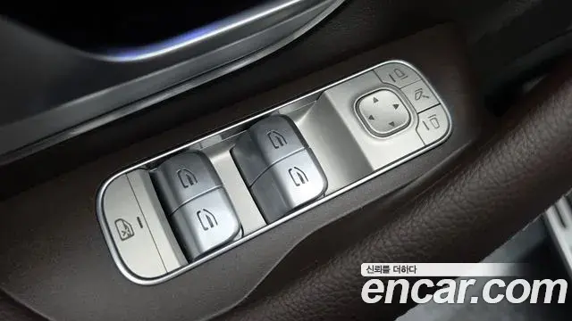 Mercedes-Benz GLE-Class 2022 — Photo 22/31