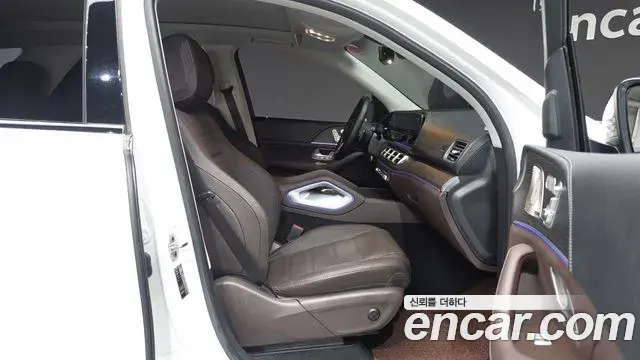 Mercedes-Benz GLE-Class 2022 — Photo 12/31