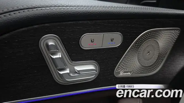 Mercedes-Benz GLE-Class 2022 — Photo 18/31
