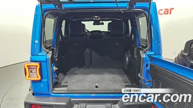 Jeep Wrangler 2023 — Şəkil 8/20
