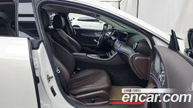 Mercedes-Benz CLS-Class 2021 — Photo 18/36