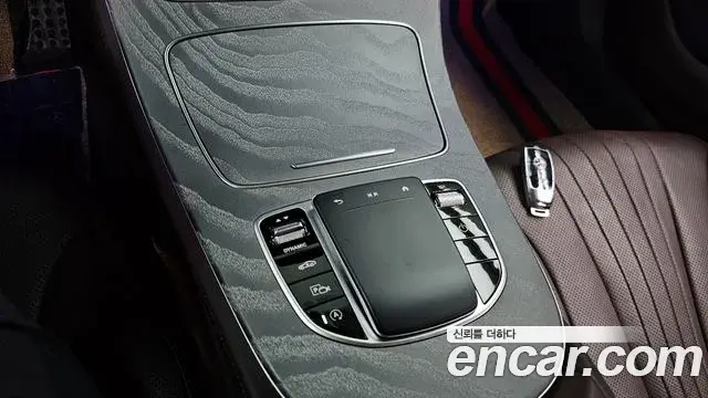 Mercedes-Benz CLS-Class 2021 — Photo 20/36