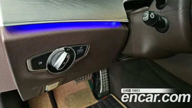 Mercedes-Benz CLS-Class 2021 — Photo 13/36