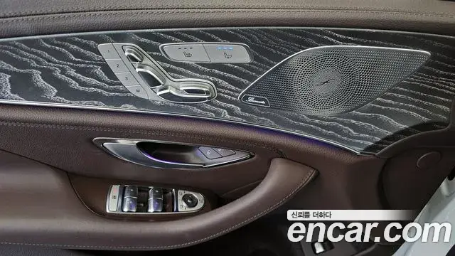 Mercedes-Benz CLS-Class 2021 — Photo 17/36