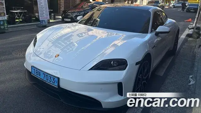Porsche Taycan 2025 — ფოტო 10/20