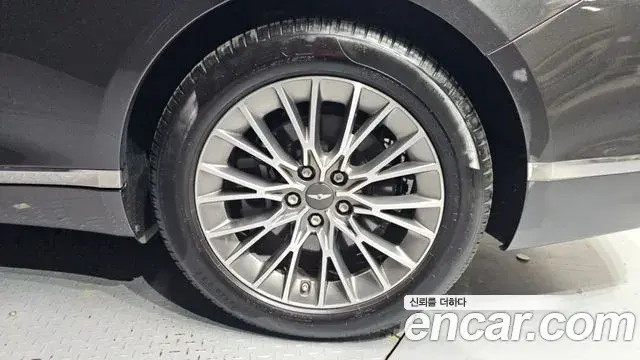 Genesis G80 2021 — Photo 28/32