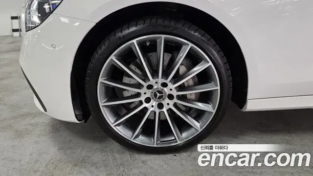 Mercedes-Benz E-Class 2022 — Şəkil 8/20