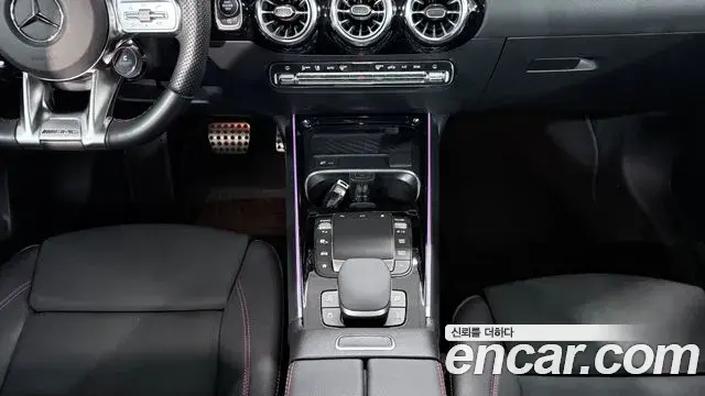 Mercedes-Benz GLA-Class 2023 — Фото 8/20