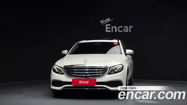 Mercedes-Benz E-Class 2019 — Фото 3/20