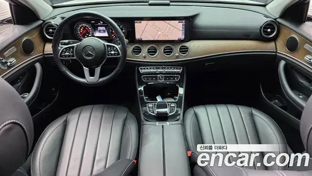 Mercedes-Benz E-Class 2019 — Фото 7/20