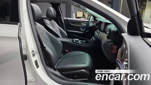 Mercedes-Benz E-Class 2019 — Фото 11/20