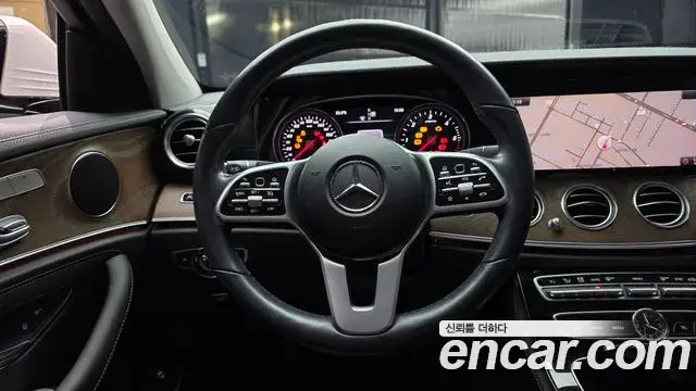 Mercedes-Benz E-Class 2019 — Фото 13/20