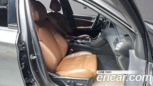Genesis G70 2019 — ფოტო 17/34