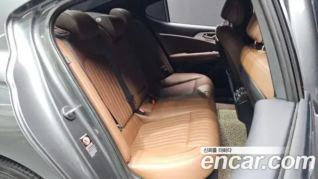 Genesis G70 2019 — ფოტო 24/34