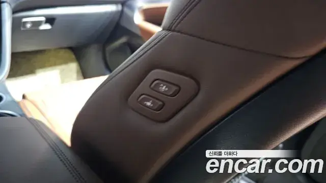 Genesis G70 2019 — ფოტო 25/34