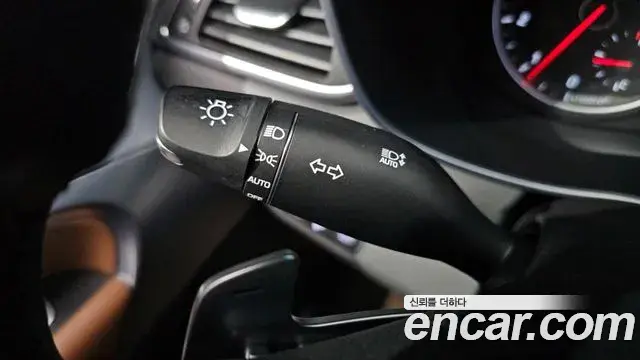 Genesis G70 2019 — ფოტო 30/34